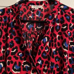 Beautiful tunic or dress with wide bell sleeves. Rec size down.